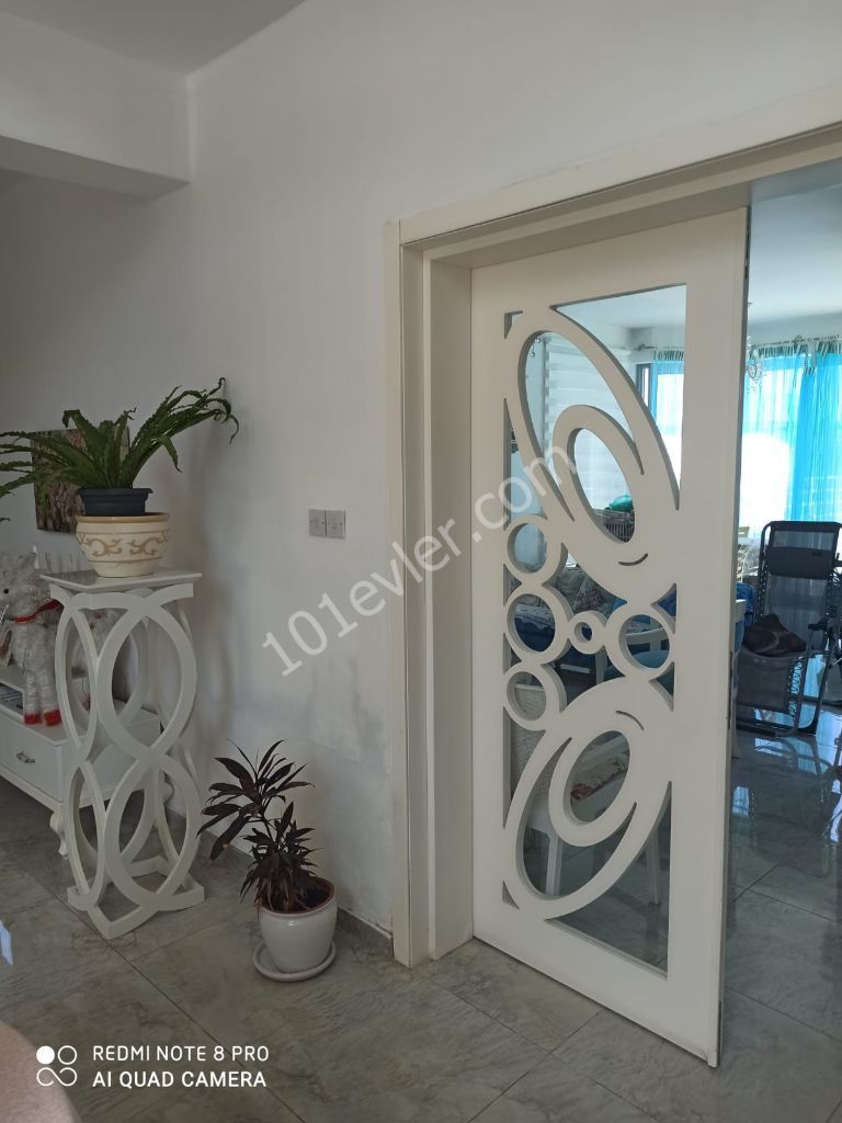 Girne Merkezde Satılık 4+1 Villa