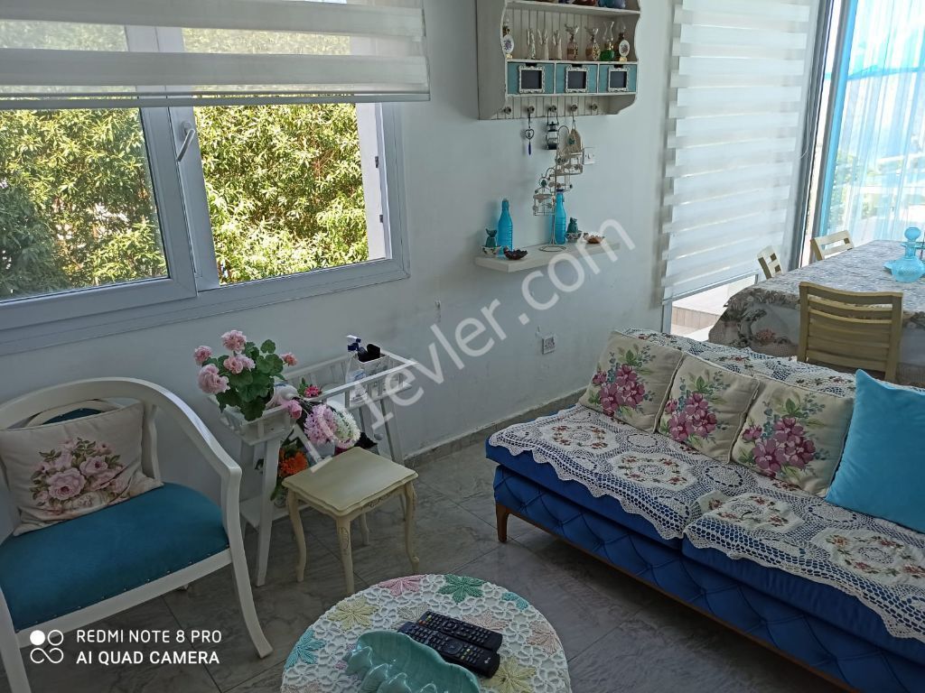 Girne Merkezde Satılık 4+1 Villa