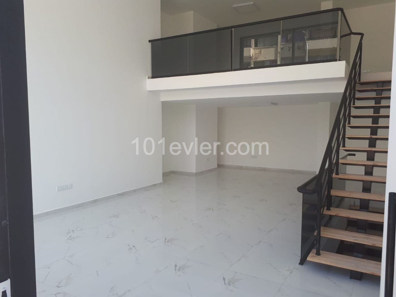 Commercial property for Sale in Girne