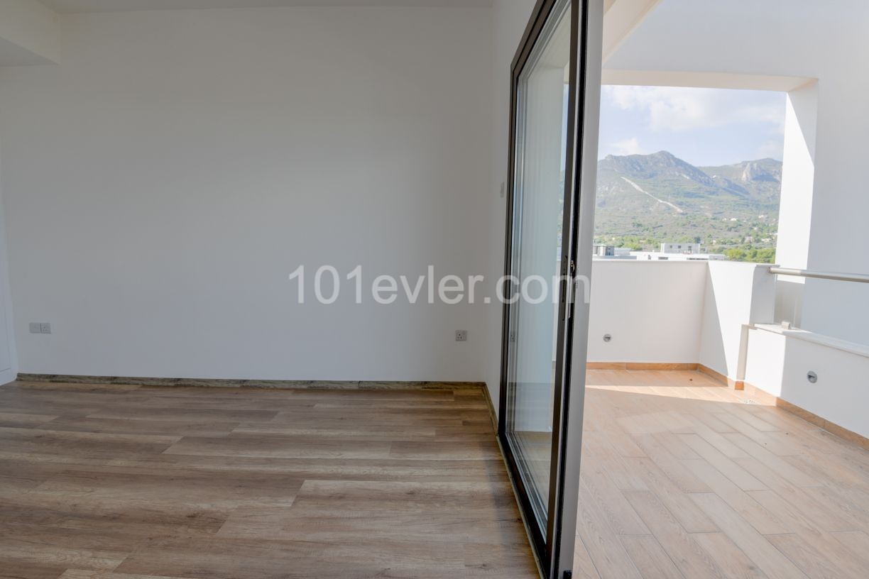 3 + 1 Penthouse-Wohnung Zum Verkauf In Kyrenia Zentrum ** 