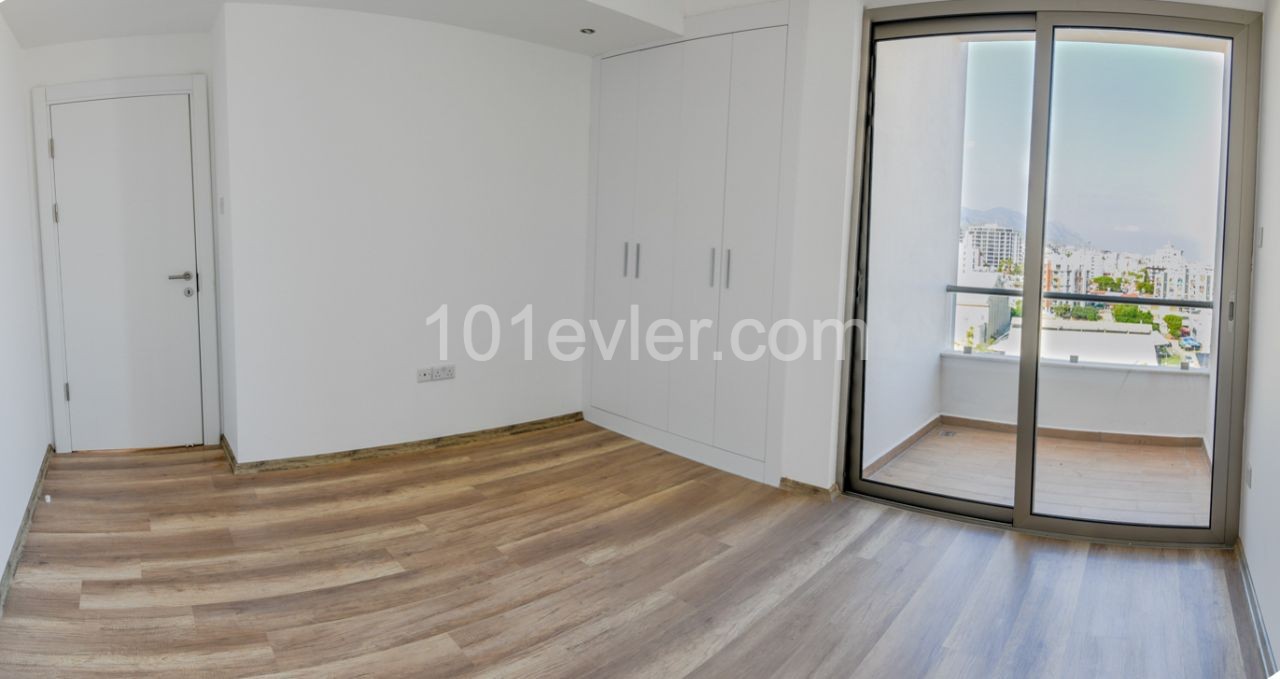 3 + 1 Penthouse-Wohnung Zum Verkauf In Kyrenia Zentrum ** 