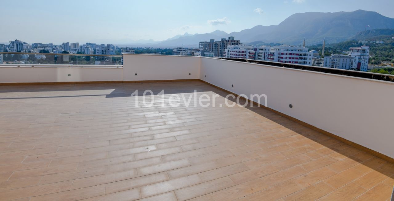 Girne Merkez’de 3+1 Satılık Penthouse Daire