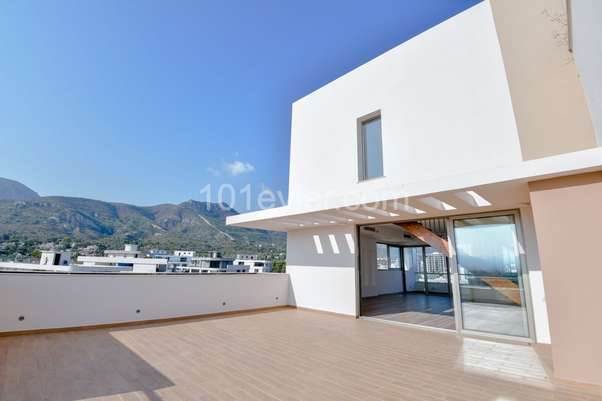 3 + 1 Penthouse-Wohnung Zum Verkauf In Kyrenia Zentrum ** 