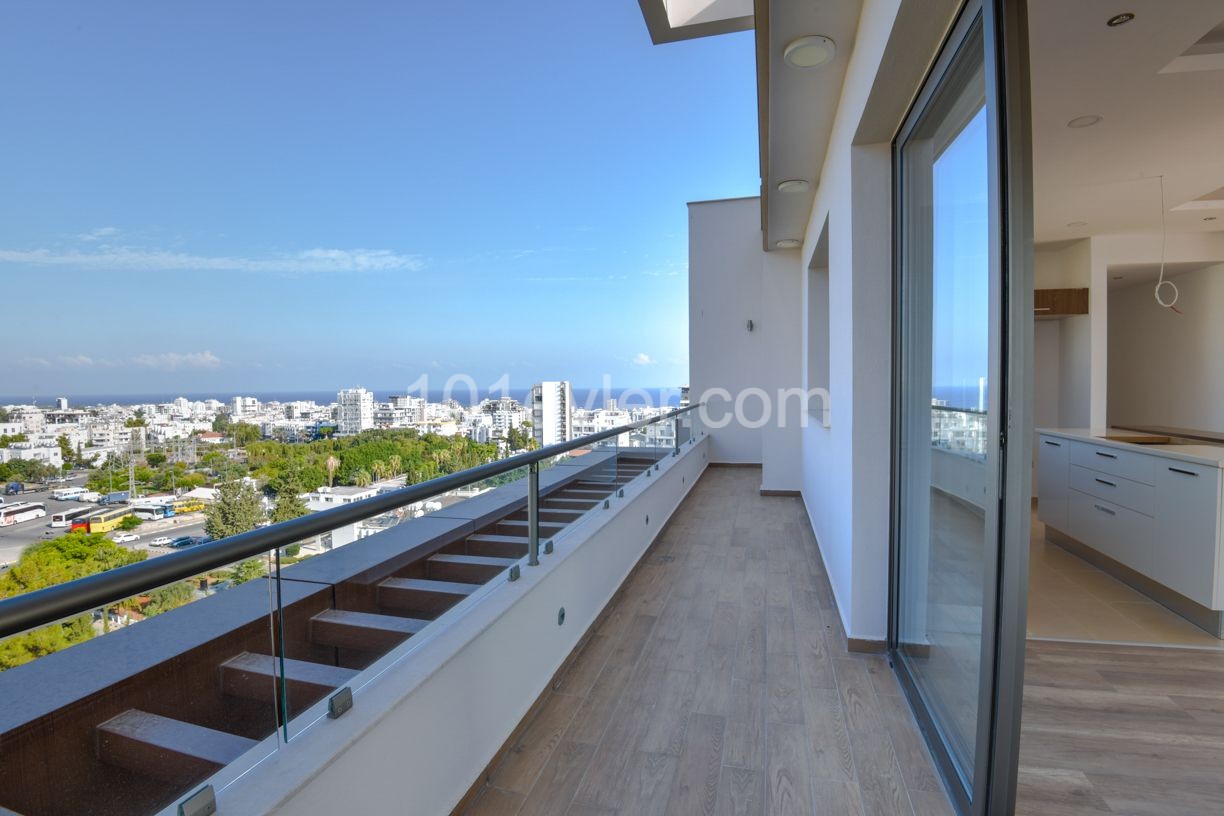 3 + 1 Penthouse-Wohnung Zum Verkauf In Kyrenia Zentrum ** 