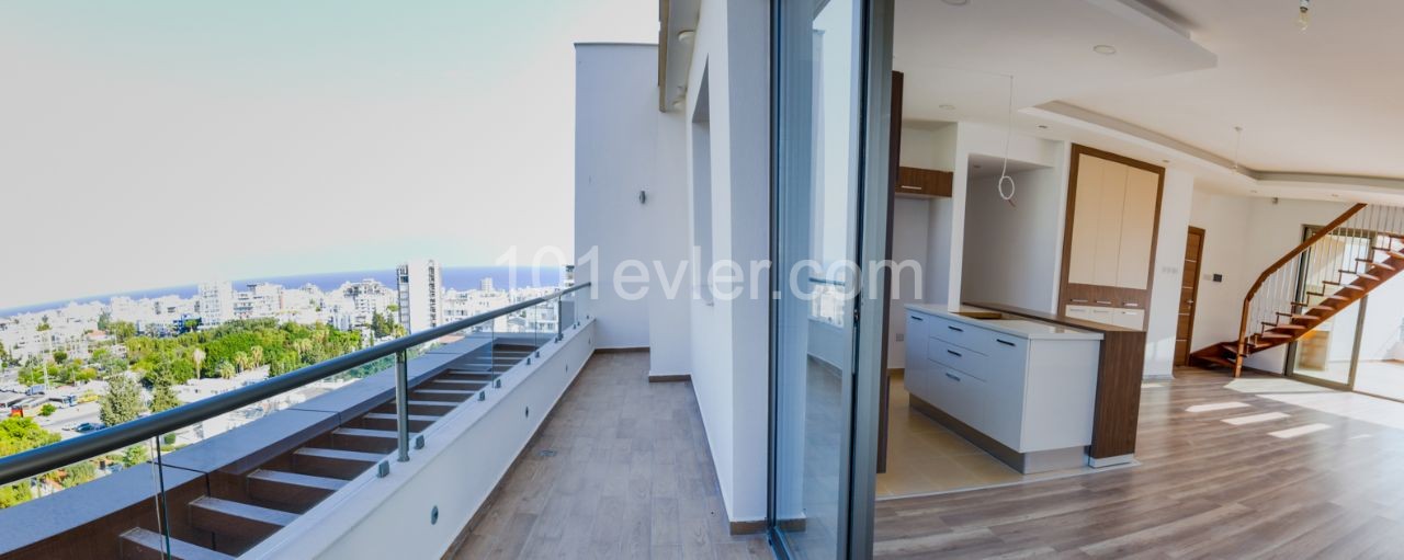 3 + 1 Penthouse-Wohnung Zum Verkauf In Kyrenia Zentrum ** 