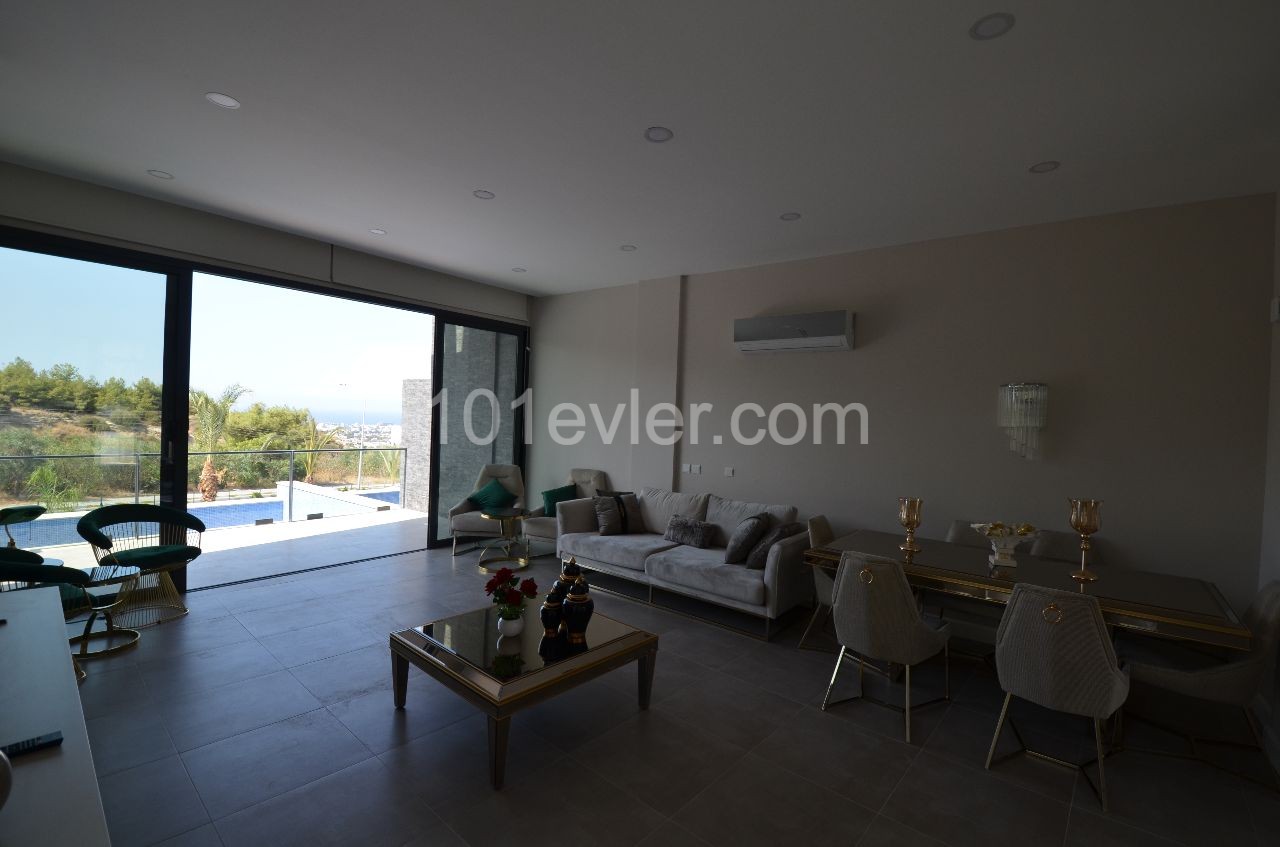 Bellapais Bölgesinde Satılık 4+1 Residence