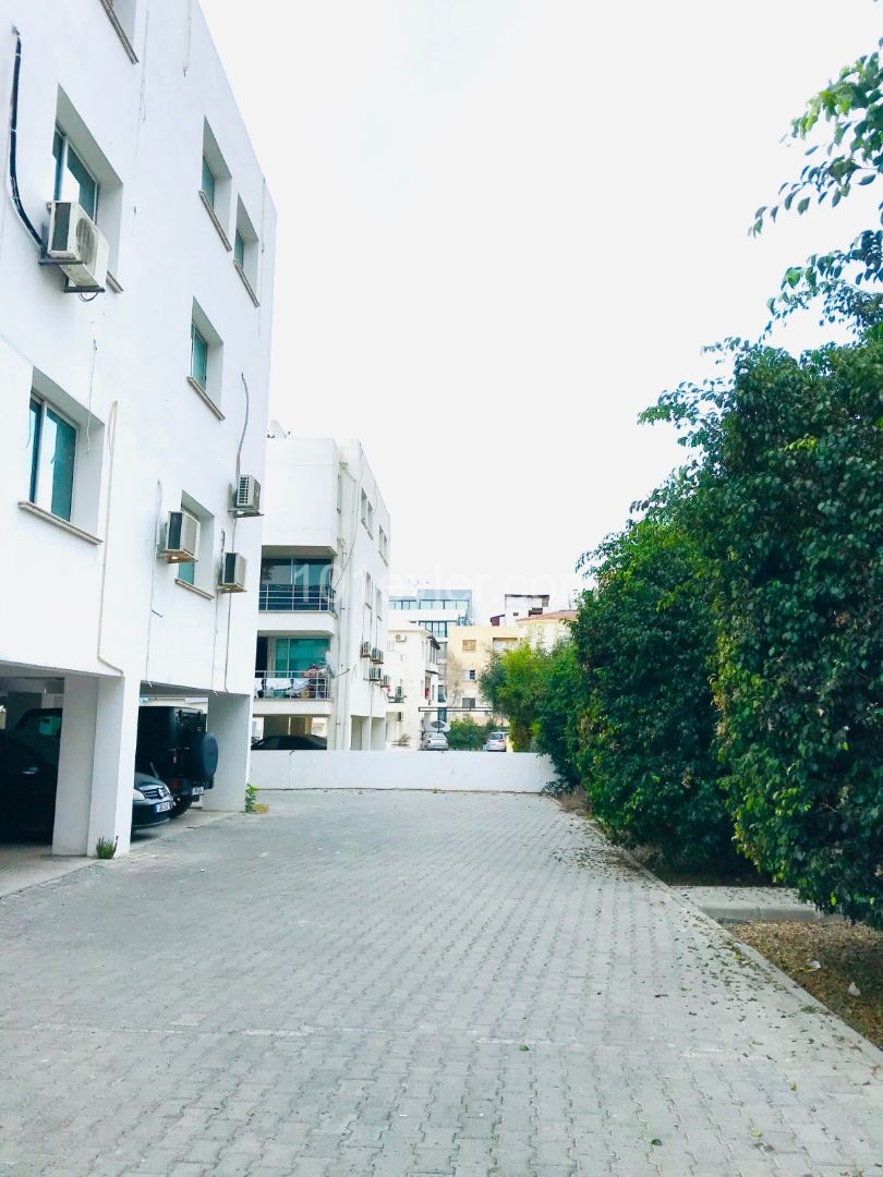 Girne Merkez’de 2+1 Satılık Daire