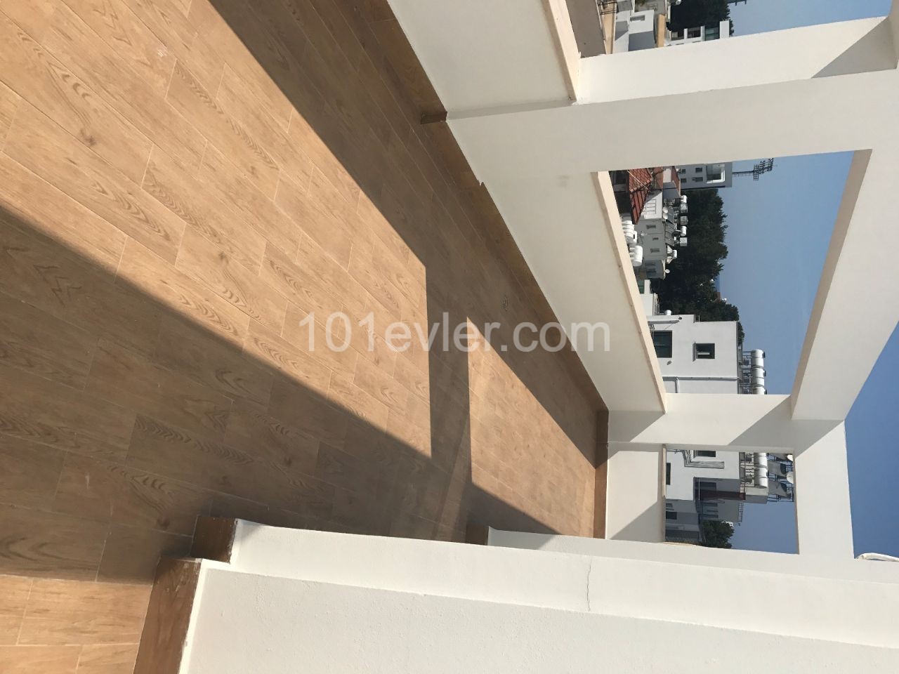 Girne Merkez’de 2+1 Kiralık Penthouse Daire