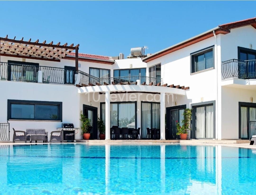 5 + 1 Villa Zu Vermieten In Alsancak ** 