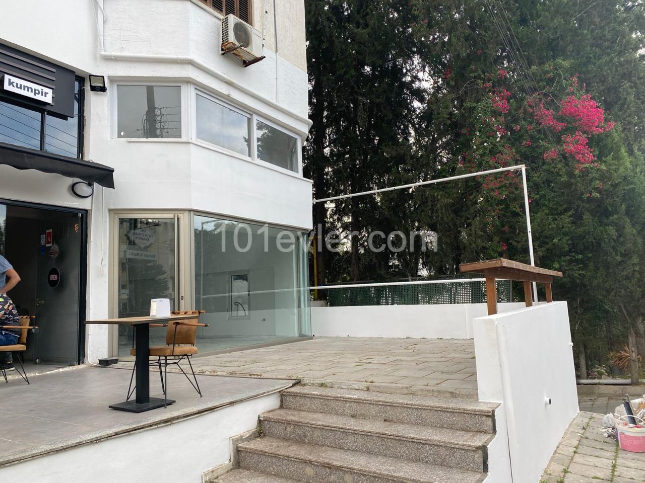 3-Storey Shop For Rent in Nicosia