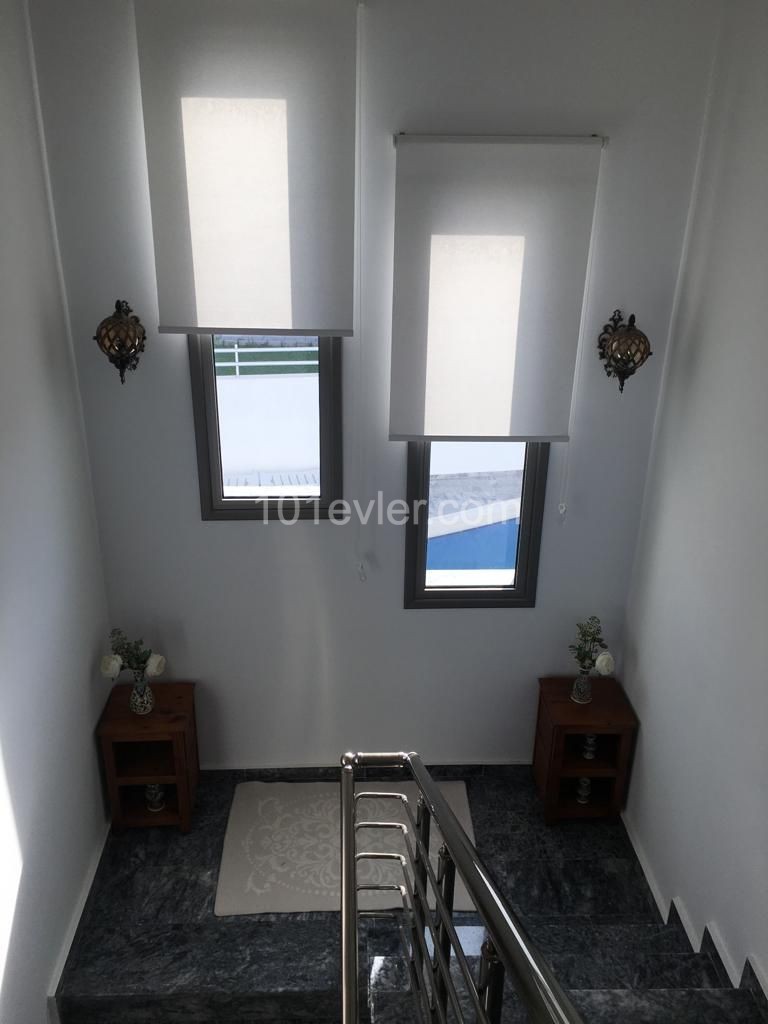 4 + 1 Luxusvilla Mit Meerblick Zur Miete In Alsancak ** 