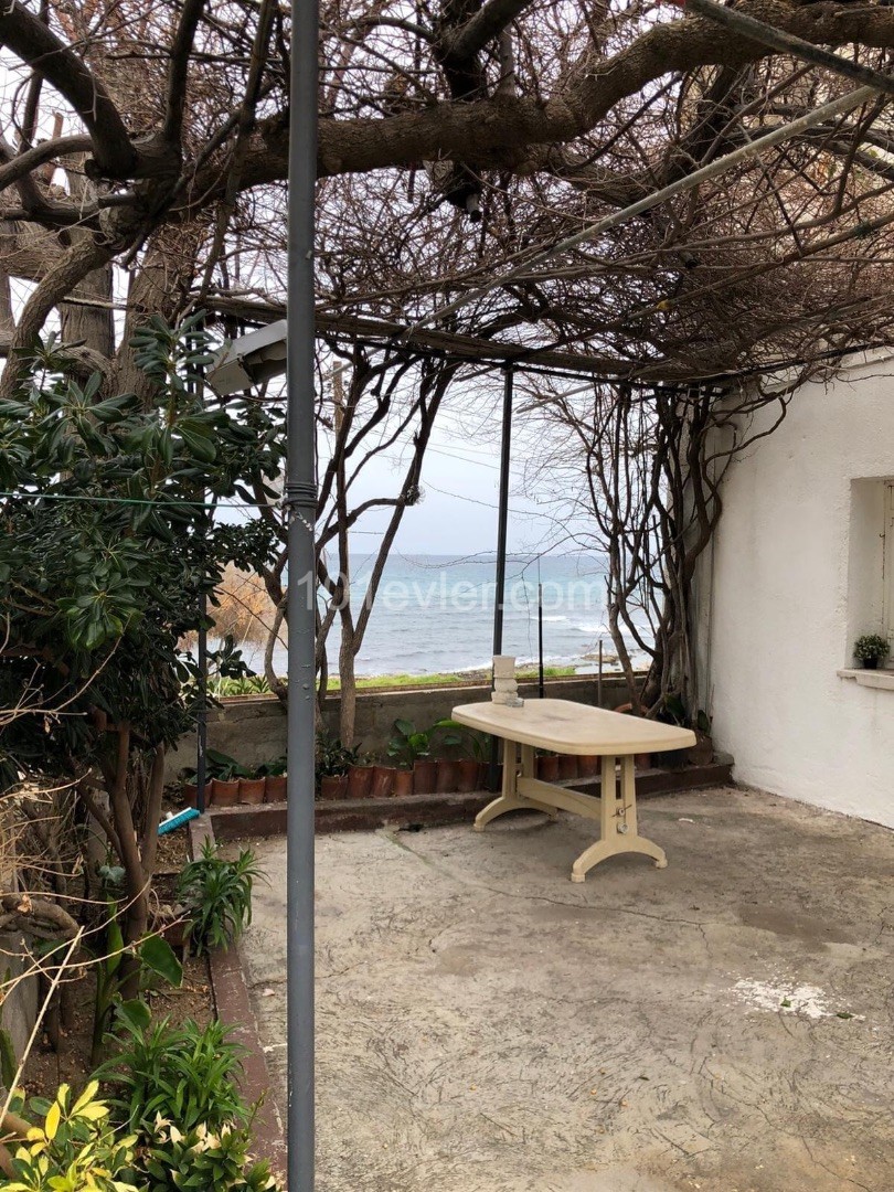 Llov ist eine Option..ZU VERMIETEN IN KYRENIA KARAOGLANOGLU 3 + 1 VOLL MÖBLIERT FREISTEHENDE MIT GROßER TERRASSE EIN LEBEN AM MEER ** 