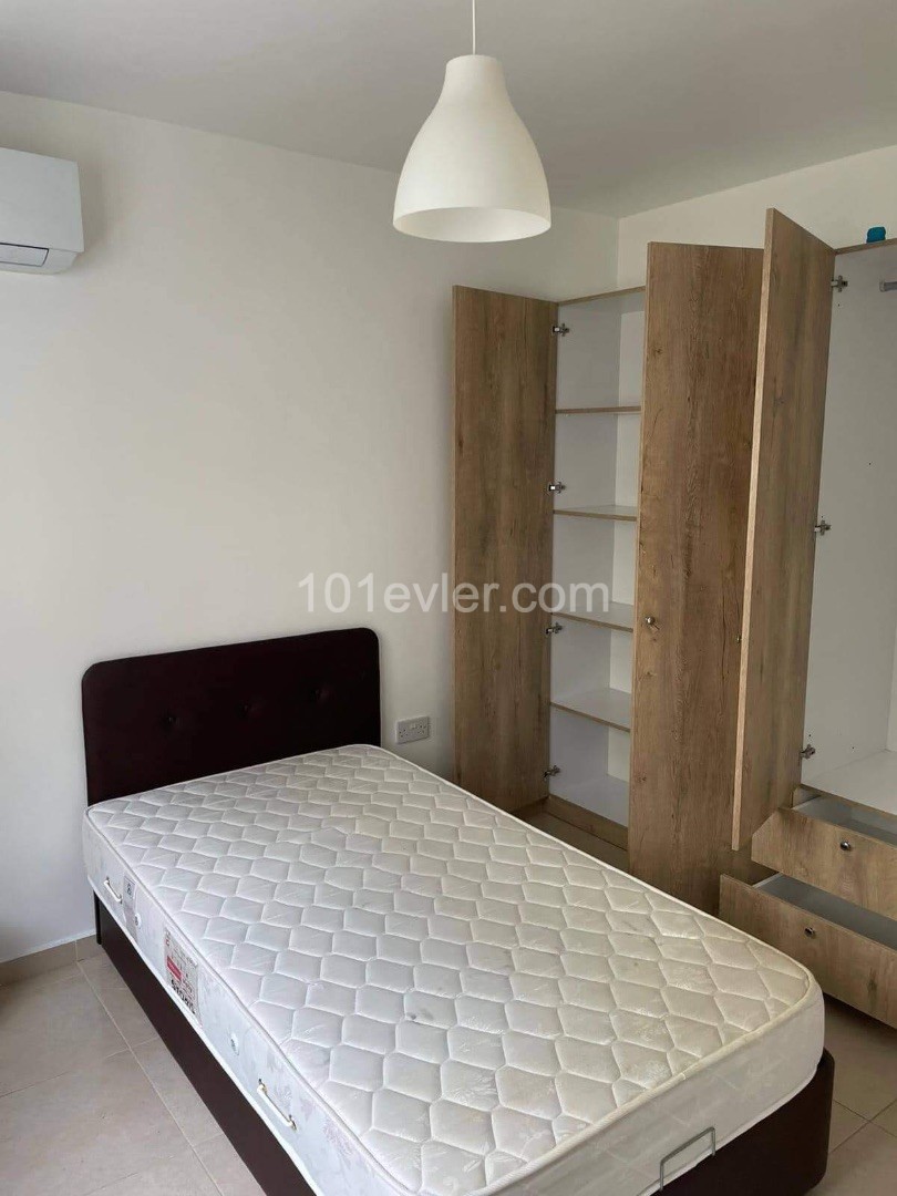 3+1 VOLL MÖBLIERTE RESIDENZ WOHNUNG ZUR MIETE IN KYRENIA ZENTRUM ZU FUß VON ÜBERALL ** 