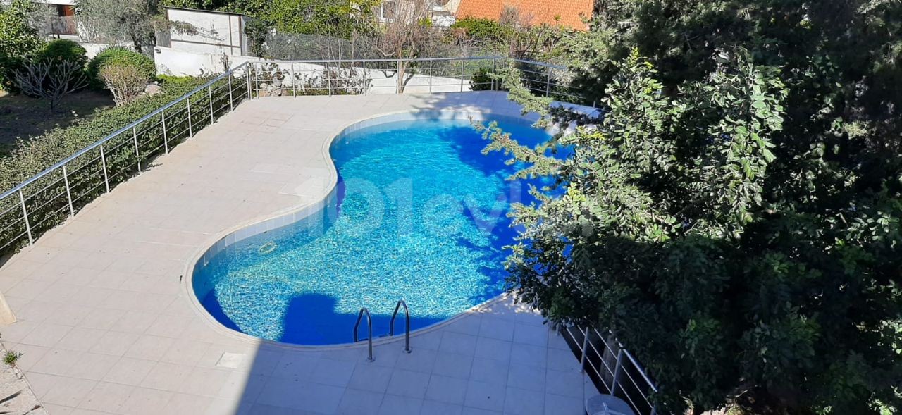 Girne Bölgesinde Günlük Kiralık Villa