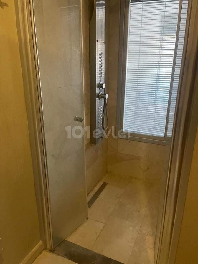 ANGEBOTE SERIE ... 2+1 VOLL MÖBLIERTE RESIDENZ WOHNUNG ZUR MIETE IN ROYAL SUITES RESIDENCE GEBÄUDE IN KYRENIA ZENTRUM NUSMAR MARKT BEZIRK ** 