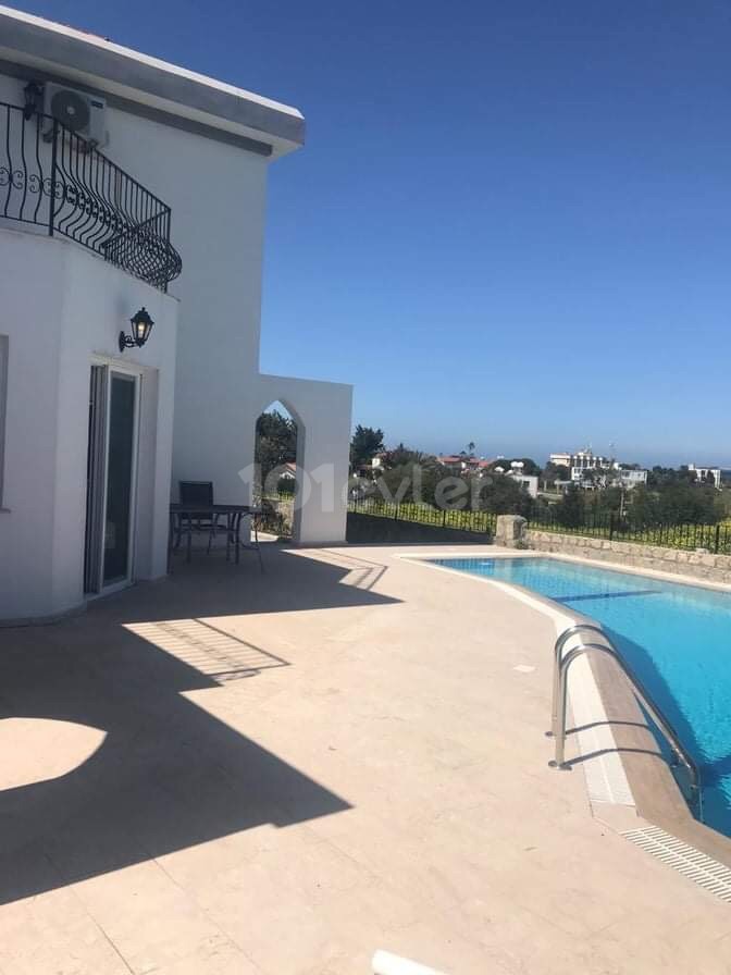 3+1 VOLL MÖBLIERTE DOPPEL LLOGARA VILLA ZUR MIETE MIT PRIVATEM POOL MIT HERRLICHER AUSSICHT IN ALSANCAK, DER PERLE VON KYRENIA ** 