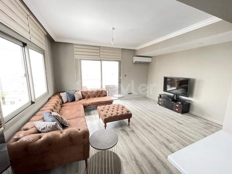 BRINGEN SIE DEN LUXUS NACH HAUSE, WENN SIE...3 + 1 VOLL MÖBLIERTES PENTHOUSE MIT GROßER TERRASSE MIT HERRLICHER AUSSICHT ZU VERMIETEN IN KYRENIA NUSMAR MARKET DISTRICT ** 