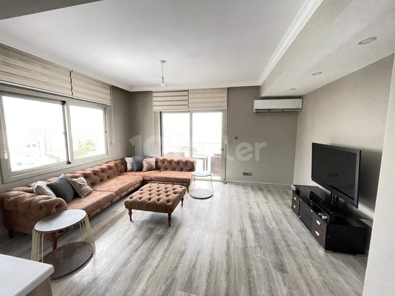 BRINGEN SIE DEN LUXUS NACH HAUSE, WENN SIE...3 + 1 VOLL MÖBLIERTES PENTHOUSE MIT GROßER TERRASSE MIT HERRLICHER AUSSICHT ZU VERMIETEN IN KYRENIA NUSMAR MARKET DISTRICT ** 