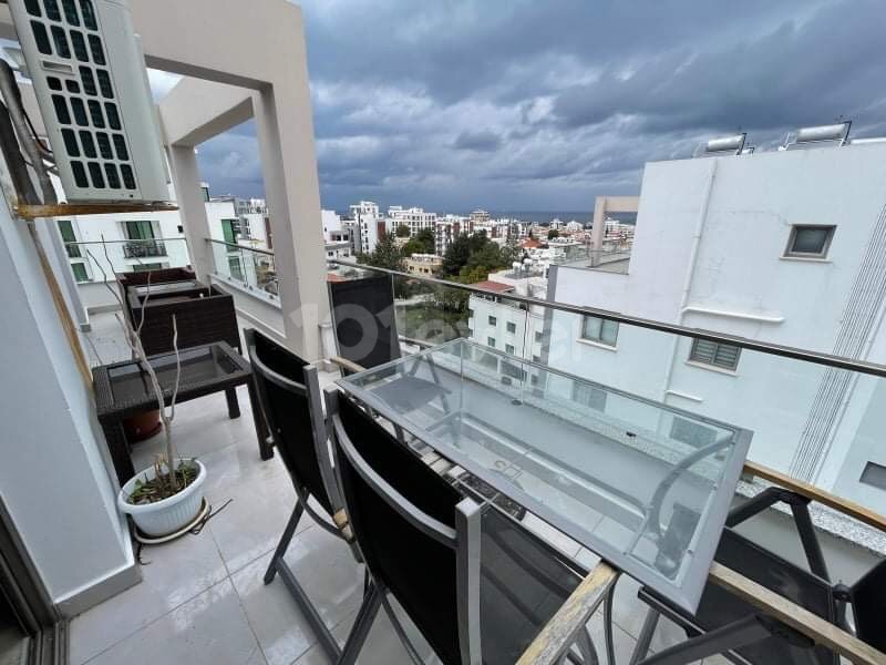 BRINGEN SIE DEN LUXUS NACH HAUSE, WENN SIE...3 + 1 VOLL MÖBLIERTES PENTHOUSE MIT GROßER TERRASSE MIT HERRLICHER AUSSICHT ZU VERMIETEN IN KYRENIA NUSMAR MARKET DISTRICT ** 