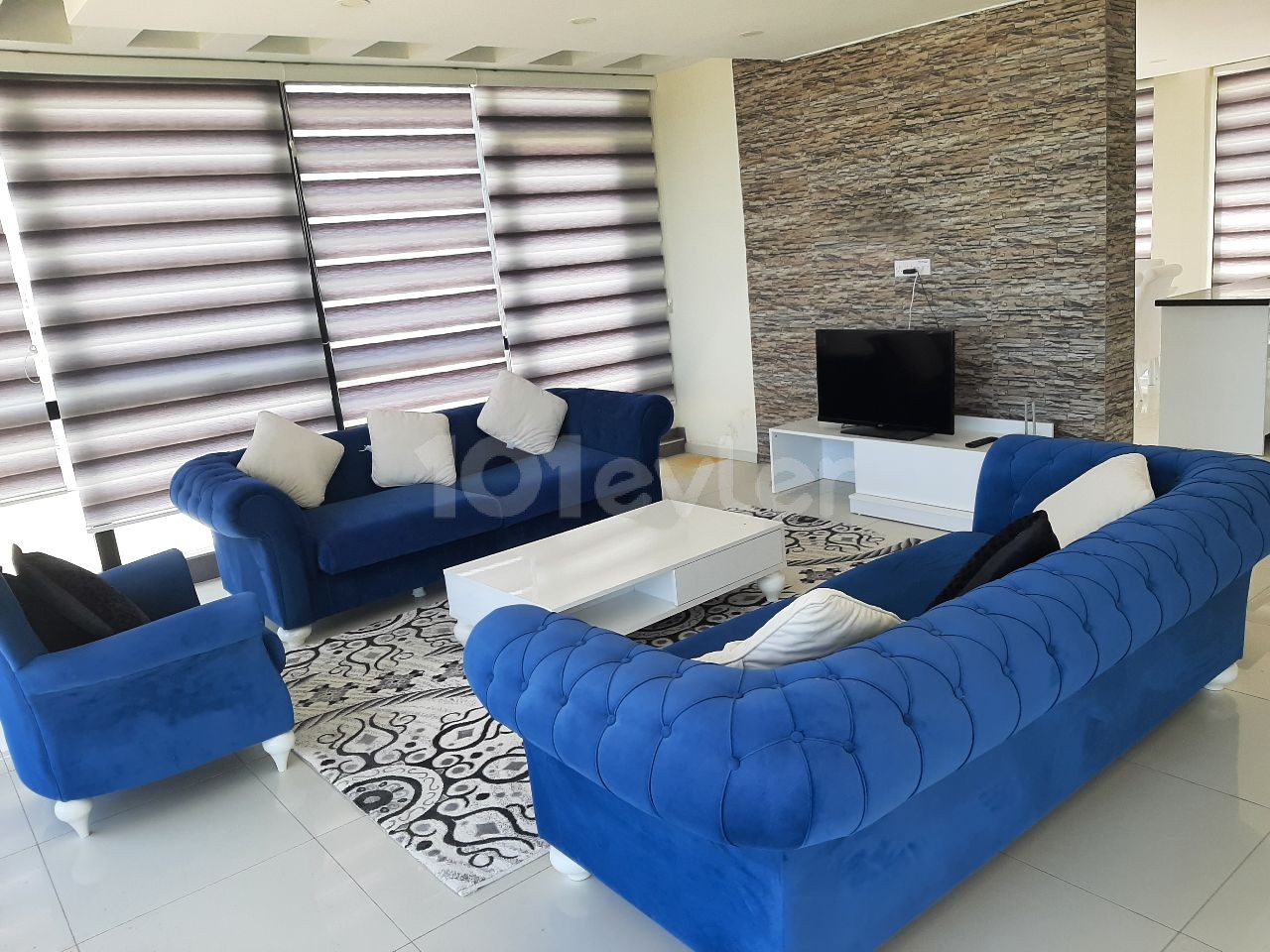 4+1 PENTHOUSE FOR SALE WITH A PRIVATE POOL WITH A UNIQUE VIEW IN THE CENTER OF KYRENIA ** 