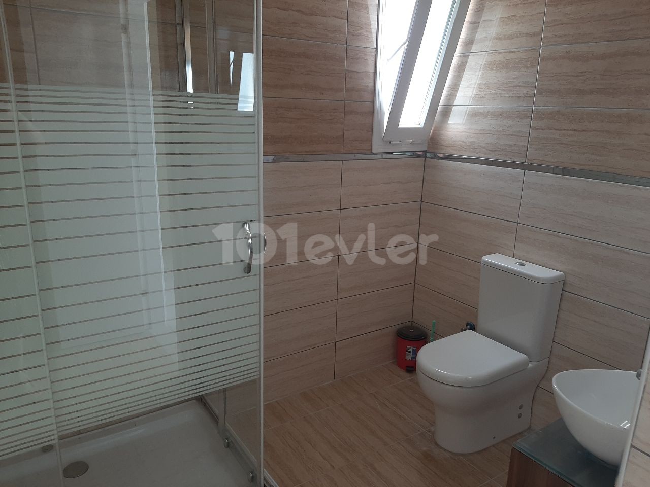 GİRNE MERKEZDE EŞSİZ MANZARALI ÖZEL HAVUZLU SATILIK 4+1 PENTHOUSE