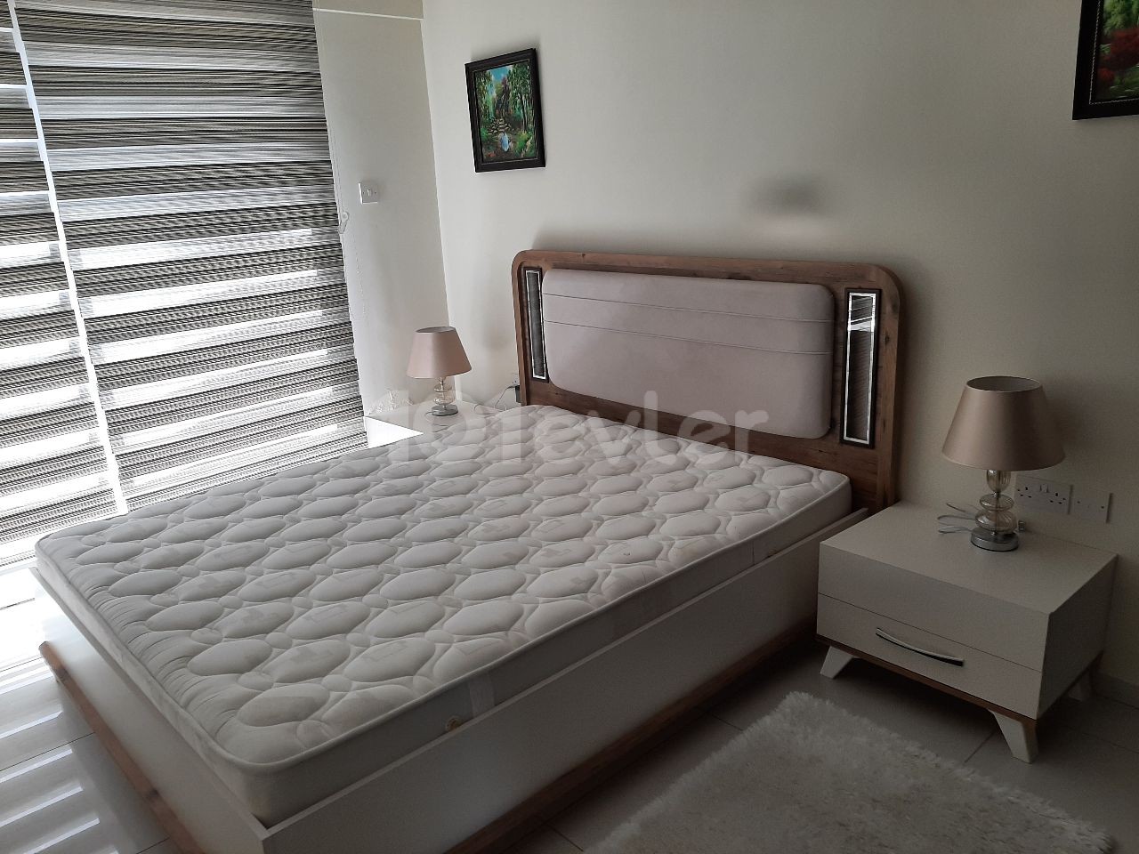 GİRNE MERKEZDE EŞSİZ MANZARALI ÖZEL HAVUZLU SATILIK 4+1 PENTHOUSE