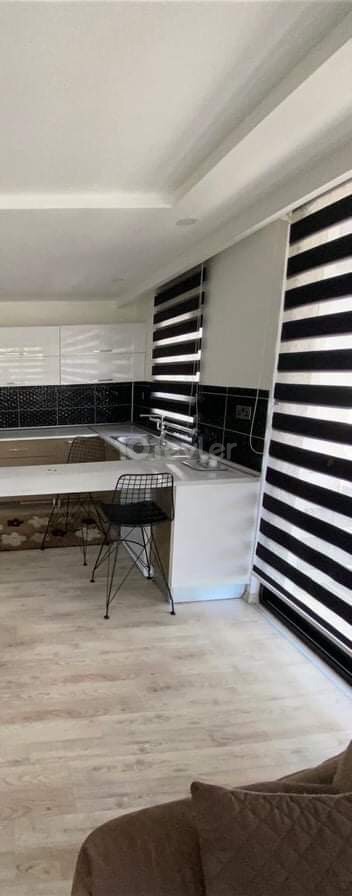 WIR BRINGEN LUXUS IN IHR ZUHAUSE..2+1 VOLL MÖBLIERTE RESIDENZ WOHNUNG ZU VERMIETEN IN DER NÄHE VON ÜBERALL IM ZENTRUM VON KYRENIA ** 