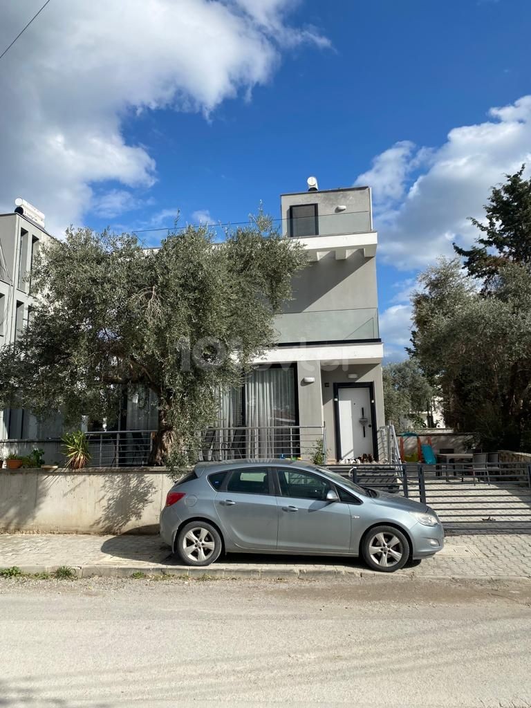 VILLA ZU VERMIETEN IN KYRENIA OZANKÖY ** 