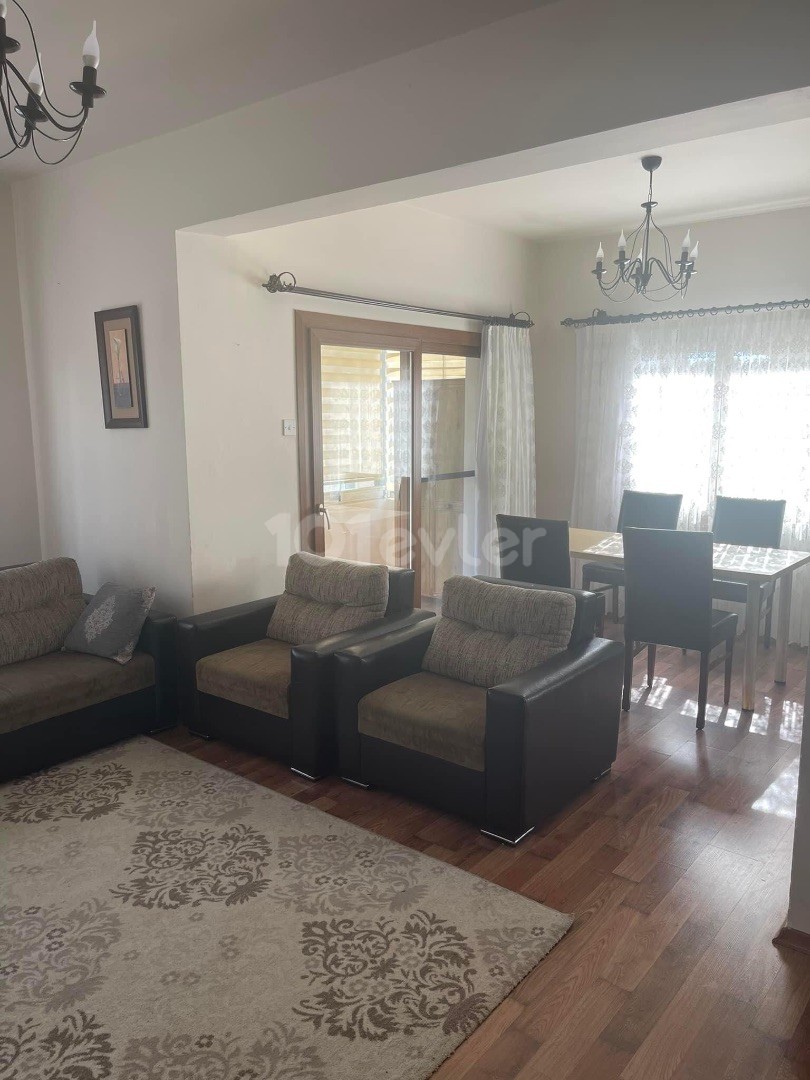 IT'S HANDCUFFED..3 + 1 APARTMENTS IN KYRENIA CITY CENTER, CLOSE TO EVERYTHING, VERY WELL-MAINTAINED, FULLY FURNISHED, COST-FREE, EQUIVALENT TO A COB LOAN ** 