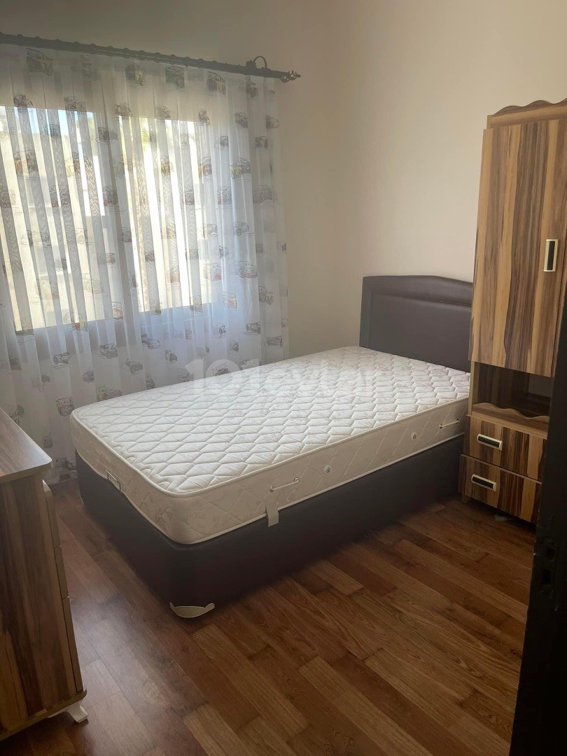 IT'S HANDCUFFED..3 + 1 APARTMENTS IN KYRENIA CITY CENTER, CLOSE TO EVERYTHING, VERY WELL-MAINTAINED, FULLY FURNISHED, COST-FREE, EQUIVALENT TO A COB LOAN ** 