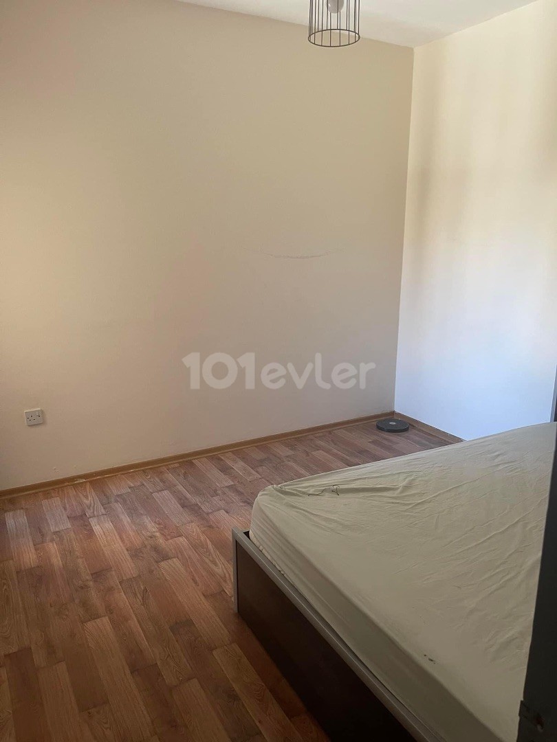 IT'S HANDCUFFED..3 + 1 APARTMENTS IN KYRENIA CITY CENTER, CLOSE TO EVERYTHING, VERY WELL-MAINTAINED, FULLY FURNISHED, COST-FREE, EQUIVALENT TO A COB LOAN ** 