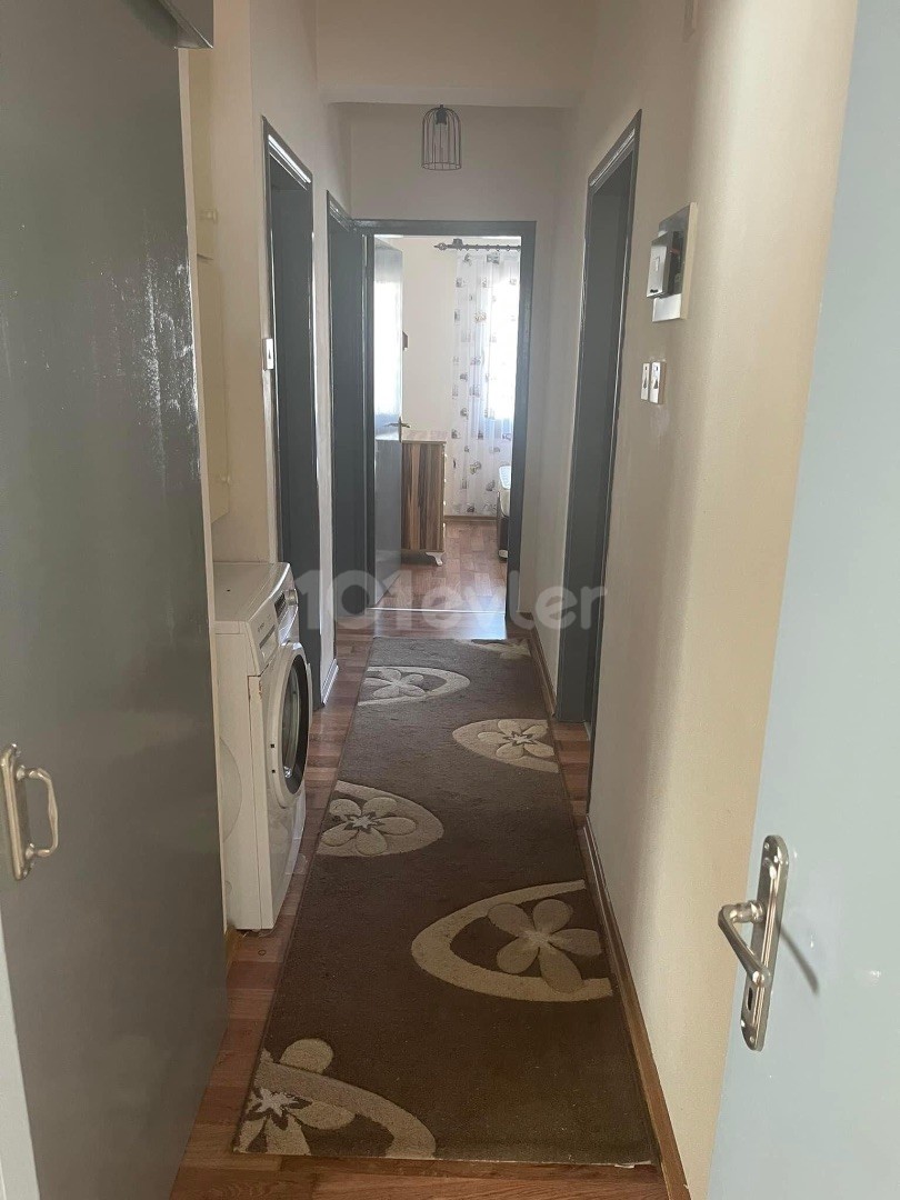 IT'S HANDCUFFED..3 + 1 APARTMENTS IN KYRENIA CITY CENTER, CLOSE TO EVERYTHING, VERY WELL-MAINTAINED, FULLY FURNISHED, COST-FREE, EQUIVALENT TO A COB LOAN ** 