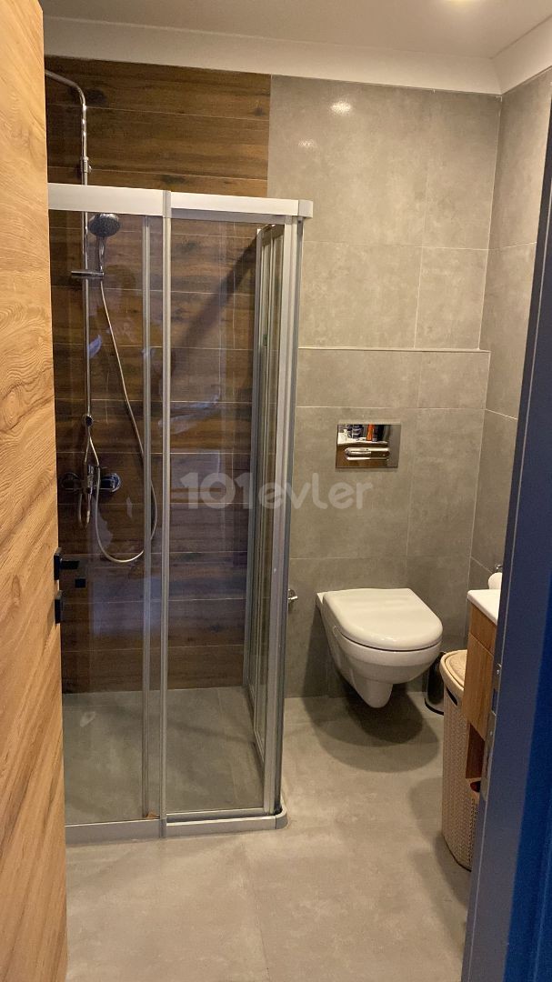 GİRNE MERKEZDE MÜKEMMEL KONUMDA 2+1 SATILIK PENTHOUSE