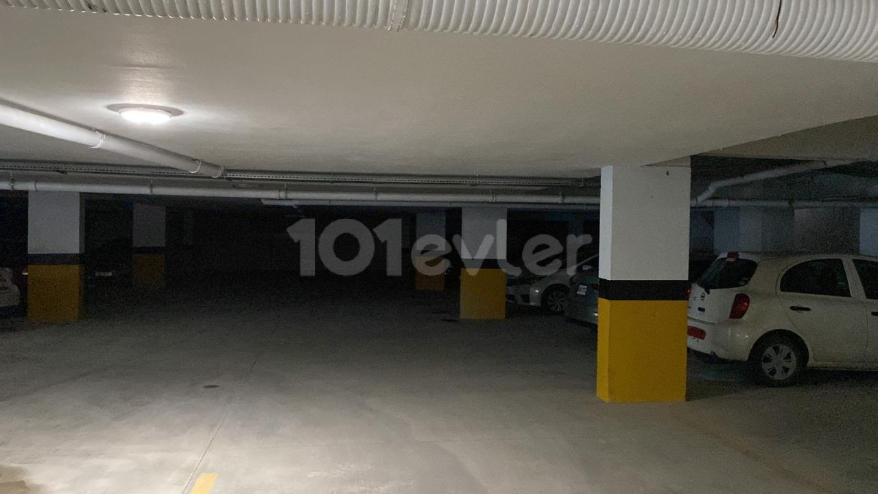 2 + 1 PENTHOUSE ZUM VERKAUF IN HERVORRAGENDER LAGE IM ZENTRUM VON KYRENIA ** 