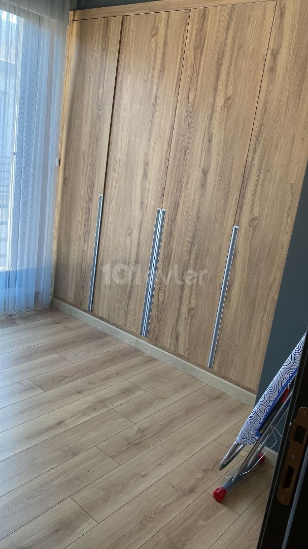 GİRNE MERKEZDE MÜKEMMEL KONUMDA 2+1 KİRALIK PENTHOUSE