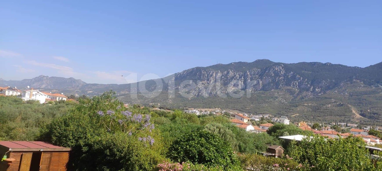 IN KYRENIA LAPTA BIETEN WIR IHNEN DAS LEBEN, VON DEM SIE GETRÄUMT HABEN, LLOGARA..SEHR GEPFLEGTE 3+1 VOLL MÖBLIERTE VILLA MIT PRIVATEM GARTEN, SEHR GUT GELEGEN AN DER STRANDPROMENADE, NUR 139.000① ** 