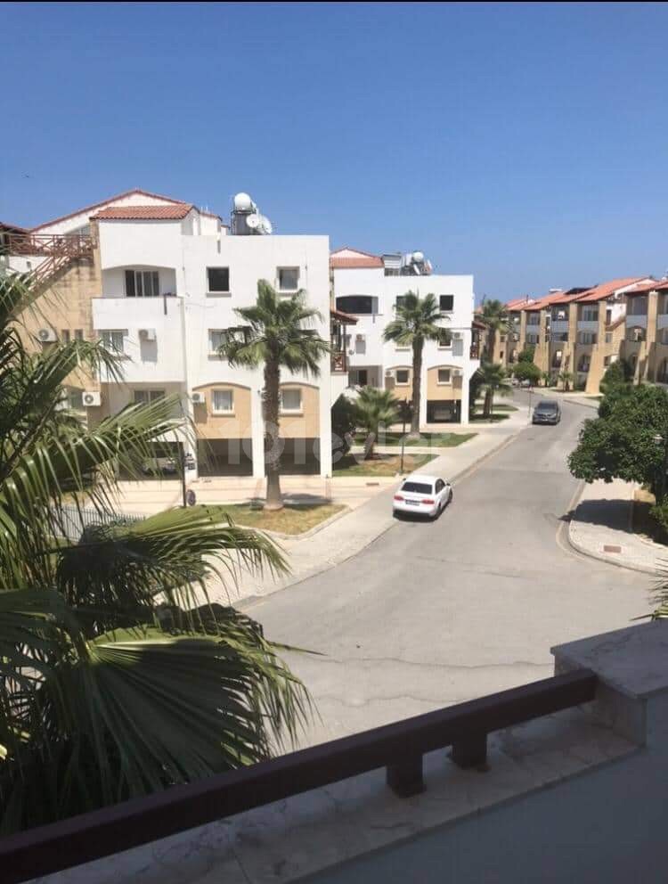 Gelegenheit für die Erstreckung..1+1 VOLL MÖBLIERTE GEPFLEGTE WOHNUNG ZUR MIETE IN DER ZENTRALEN PATARA-STADT KYRENIA 300 LLOGARA MONAT ** 