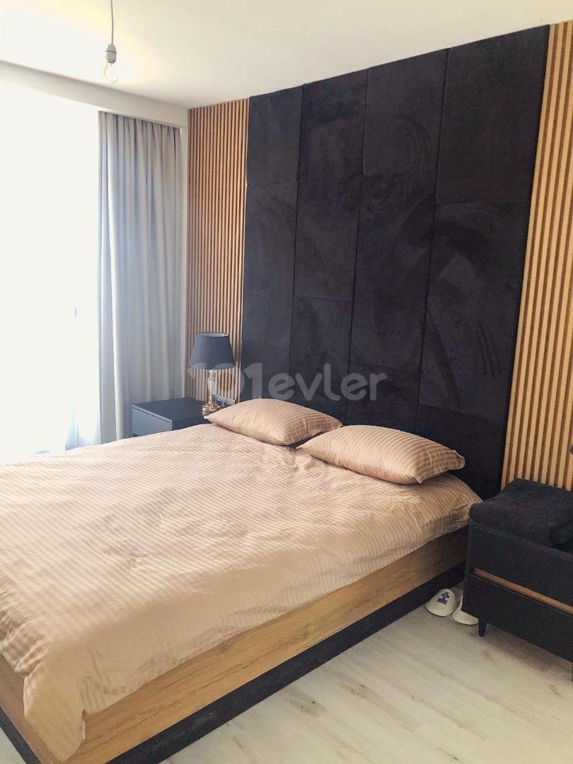 GÜZELLİĞİN VE HUZURUN BAŞKENTİ GİRNE'DE ENSUİTE SATILIK PENTHOUSE DAİRE