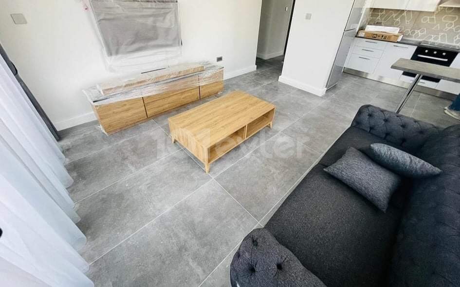 WIR BRINGEN LUXUS IN IHR ZUHAUSE..2+1 VOLL MÖBLIERTE RESIDENZ WOHNUNG ZUR MIETE IM HAFENVIERTEL IN DER NÄHE VON ÜBERALL IM ZENTRUM VON KYRENIA ** 