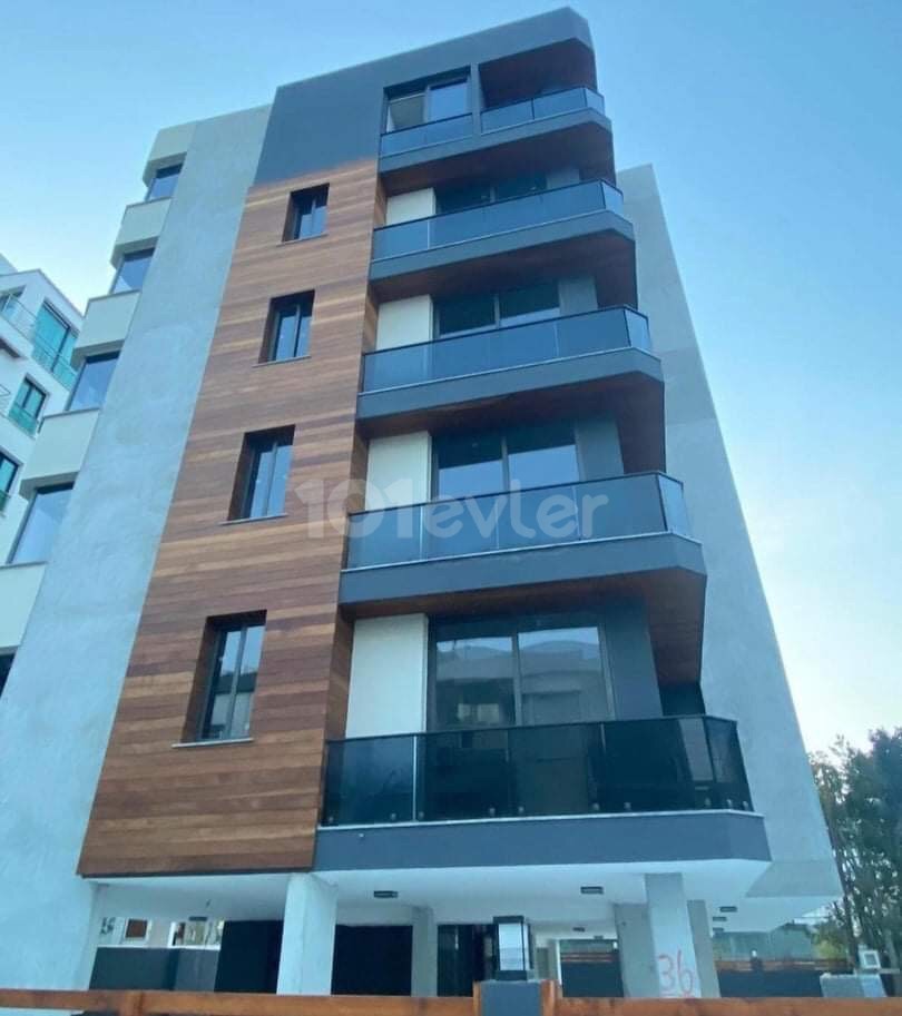 WIR BRINGEN LUXUS IN IHR ZUHAUSE..2+1 VOLL MÖBLIERTE RESIDENZ WOHNUNG ZUR MIETE IM HAFENVIERTEL IN DER NÄHE VON ÜBERALL IM ZENTRUM VON KYRENIA ** 