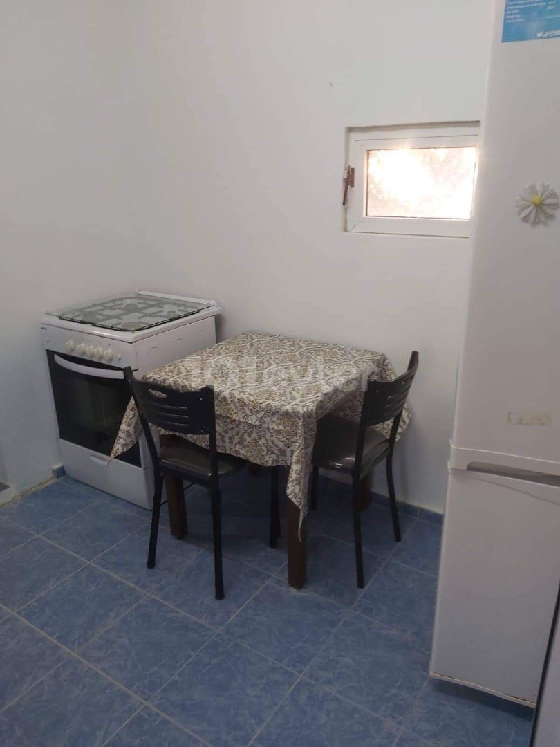 Gelegenheit für die Erstreckung..EINFAMILIENHAUS MIT PRIVATEM GARTEN ZUR MIETE AN DER HAUPTSTRAßE IN KYRENIA KARAOGLANOGLU MONATLICH 3600 ① FIXIERT ** 