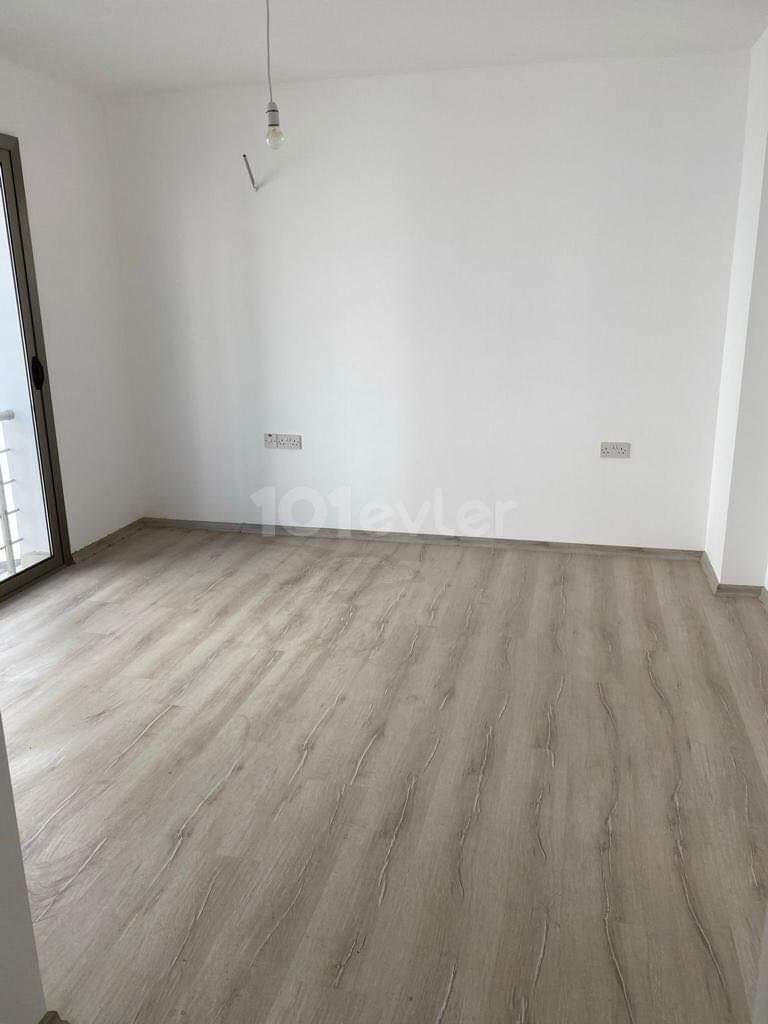 WIR BRINGEN LUXUS IN IHR ZUHAUSE..2 + 1 VOLL MÖBLIERTE ZERO RESIDENCE WOHNUNGEN ZUR MIETE IN DER NÄHE VON ÜBERALL IM ZENTRUM VON KYRENIA ** 