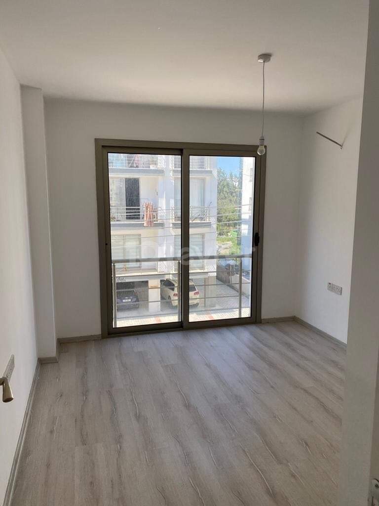 WIR BRINGEN LUXUS IN IHR ZUHAUSE..2 + 1 VOLL MÖBLIERTE ZERO RESIDENCE WOHNUNGEN ZUR MIETE IN DER NÄHE VON ÜBERALL IM ZENTRUM VON KYRENIA ** 