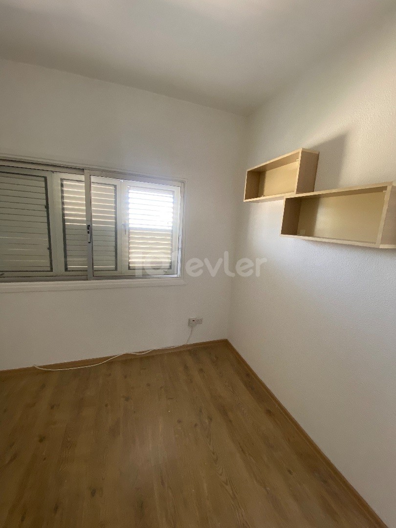 Jul 3+1 apartment with a quiet and quiet location in the most convenient area of Nicosia!(special price will be given for annual advance payments) ** 