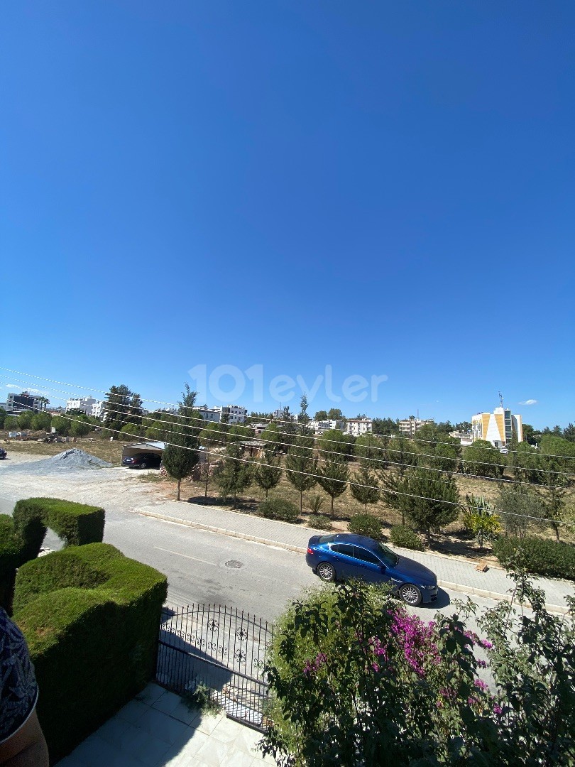 Jul 3+1 apartment with a quiet and quiet location in the most convenient area of Nicosia!(special price will be given for annual advance payments) ** 