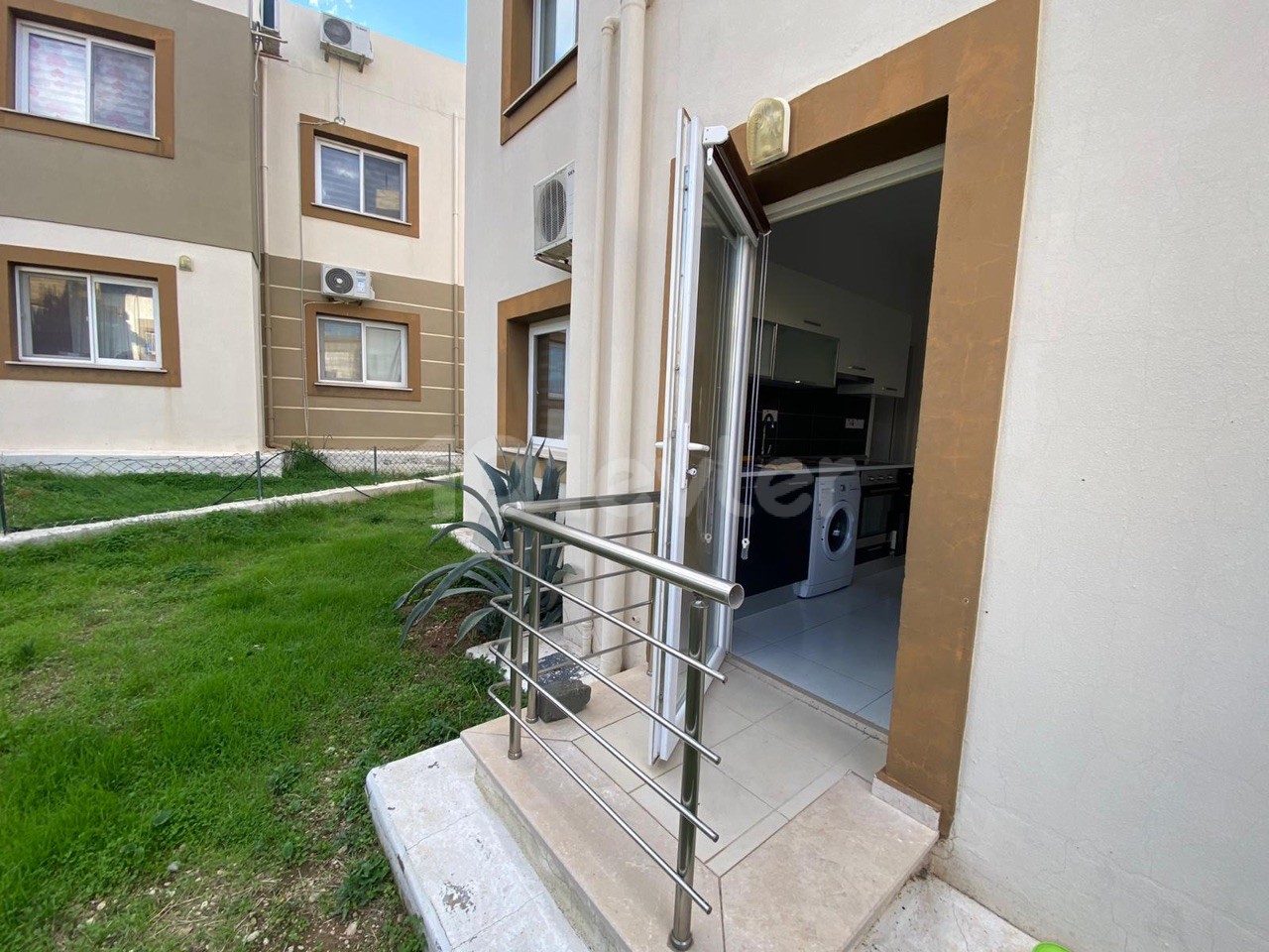  In Kyrenia (Karakum region), the magnificent location (close to stops and market, rest) 1+1 is waiting for its new tenant! 6 months rent 500stg 12 months in advance payment 450 Stg