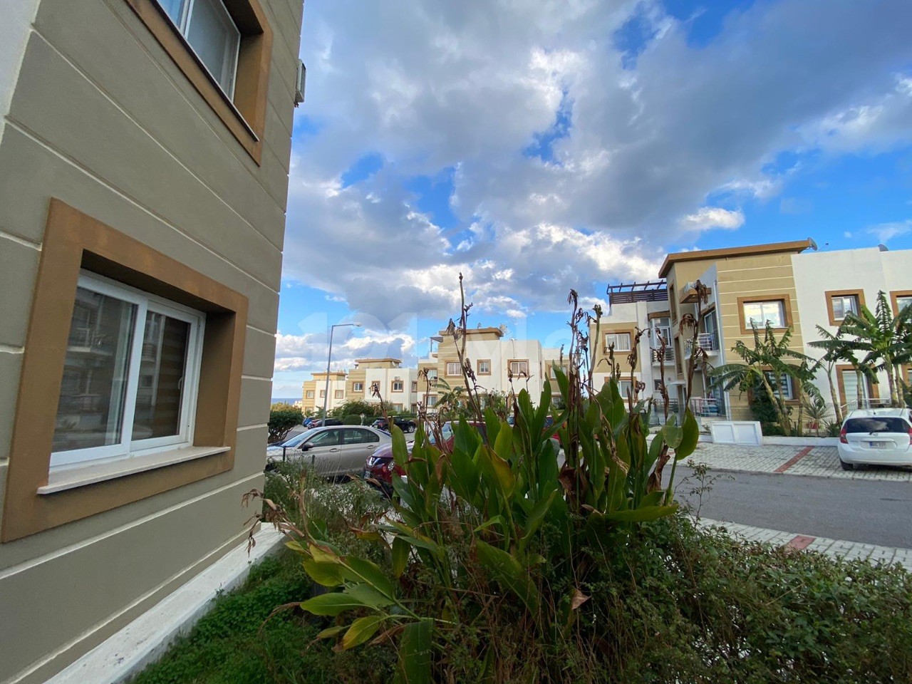  In Kyrenia (Karakum region), the magnificent location (close to stops and market, rest) 1+1 is waiting for its new tenant! 6 months rent 500stg 12 months in advance payment 450 Stg