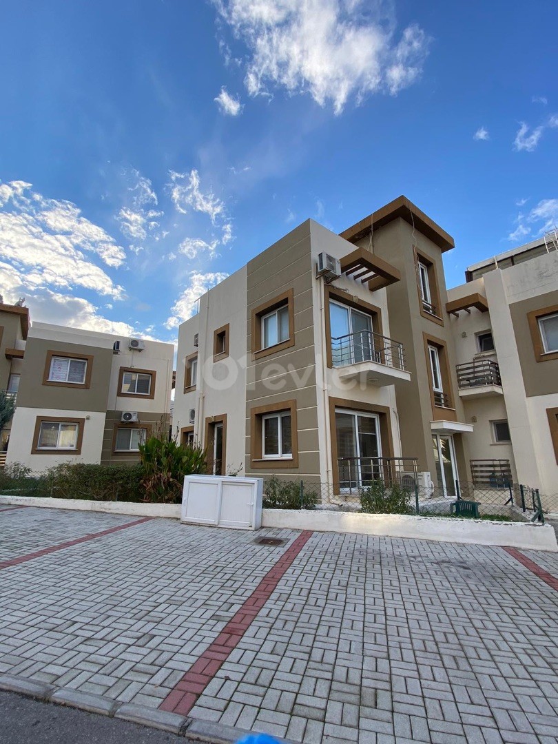  In Kyrenia (Karakum region), the magnificent location (close to stops and market, rest) 1+1 is waiting for its new tenant! 6 months rent 500stg 12 months in advance payment 450 Stg