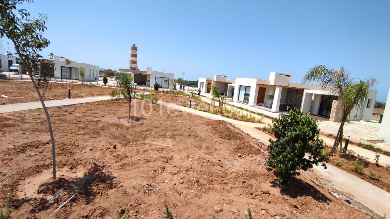 10 Minuten zu Fuß zum Strand Ayfilon in Dipkarpaz 3 + 1 Einfamilienhaus zum Verkauf mit Berg - und Naturblick ** 