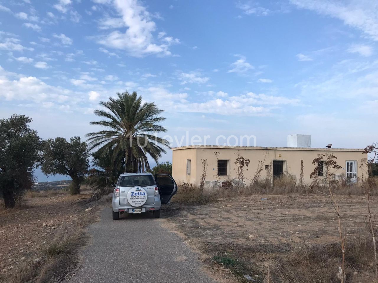 3 Old Houses with Sea View in Sipahi, 6 Decares of Land for Sale, 1 House ** 